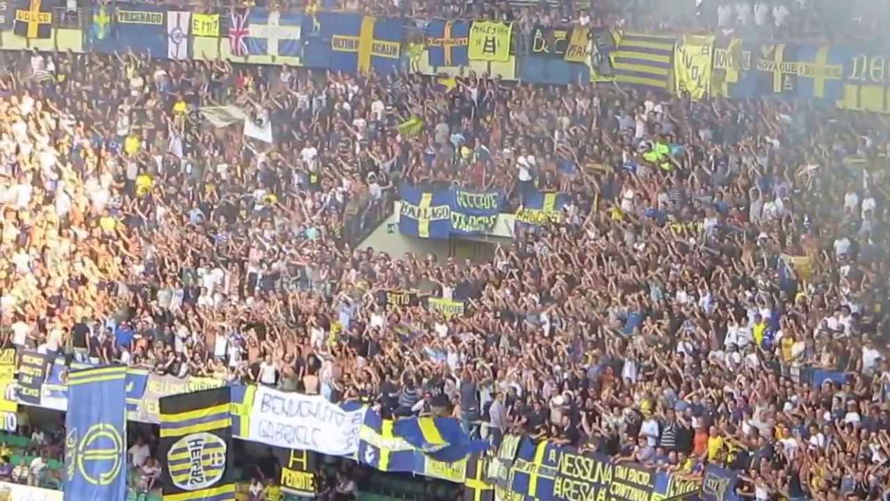Verona - Milan 2-1, 24/8/13. Tifo curva sud Hellas Verona