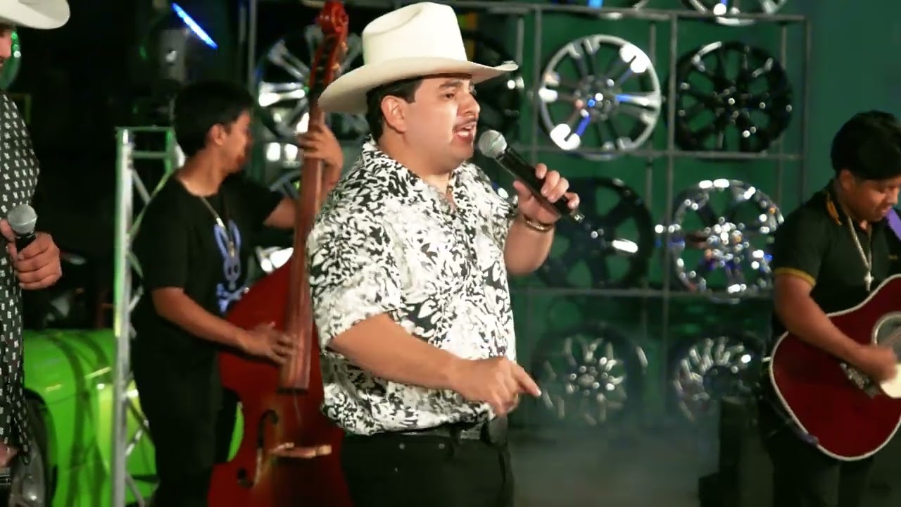 Tomas Ballardo X Miguel Comando -  Gente Del Gallino (Live Video)