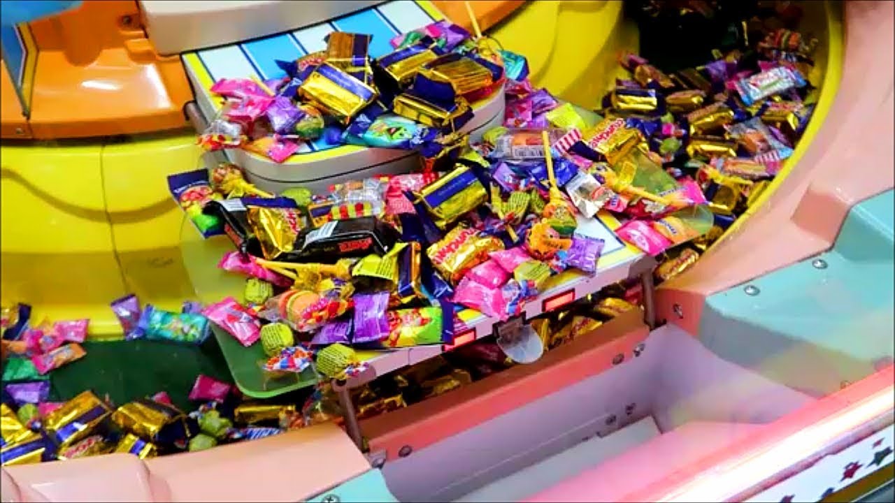 CANDY PUSHER CLAW MACHINE CRUNCHIE SHOWER