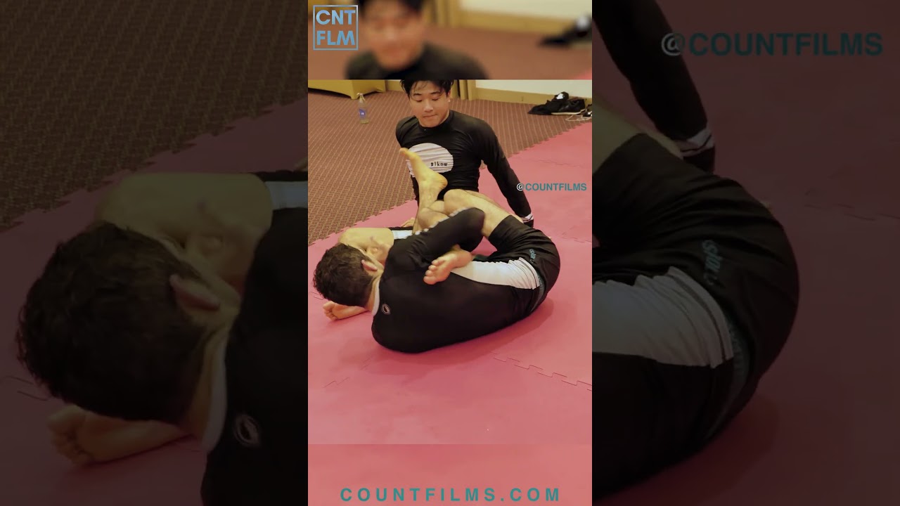 UFC Vet Ryan Hall chatting, while Mikey Musumeci flow rolls😲😮 - BJJ Highlights