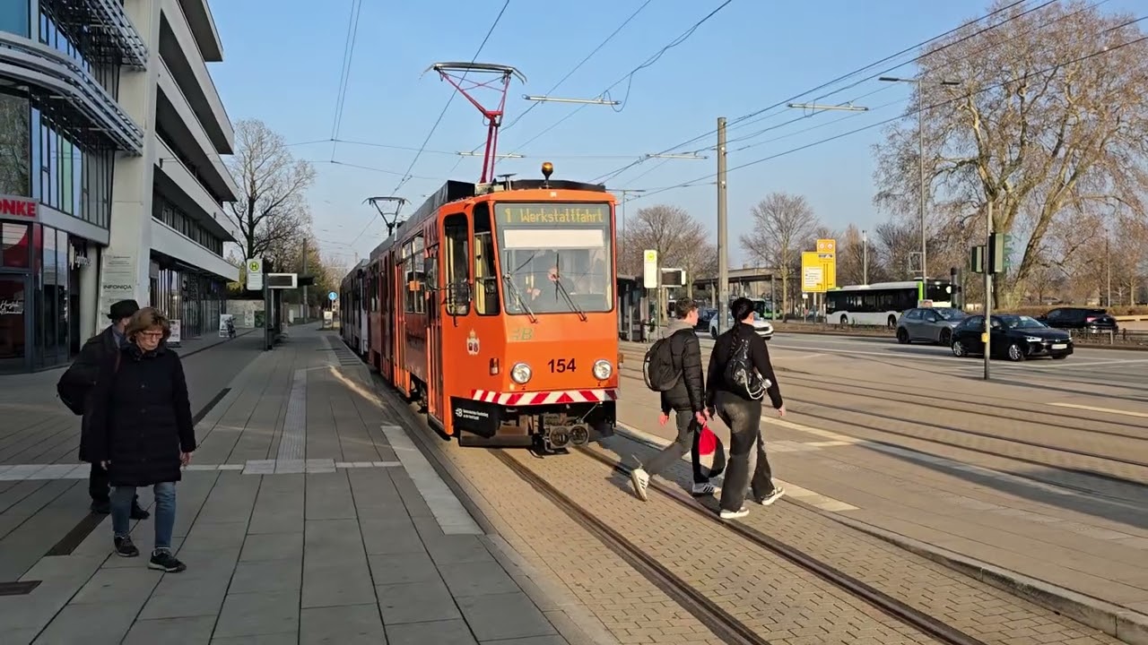 Tatra KT4D schleppt Tatra KTNF6 ab