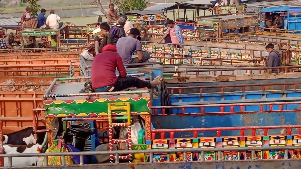 চৌবাড়িয়া হাটের  দৃশ্য 