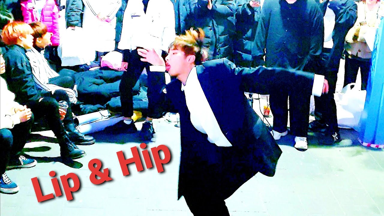 《HyunA_💋#Lip&Hip》 ☆♡😍20191213_194420 #illusion(일루션) 현아#립앤힙🥰 HongDae Busking 홍대버스킹 #SnowHorse