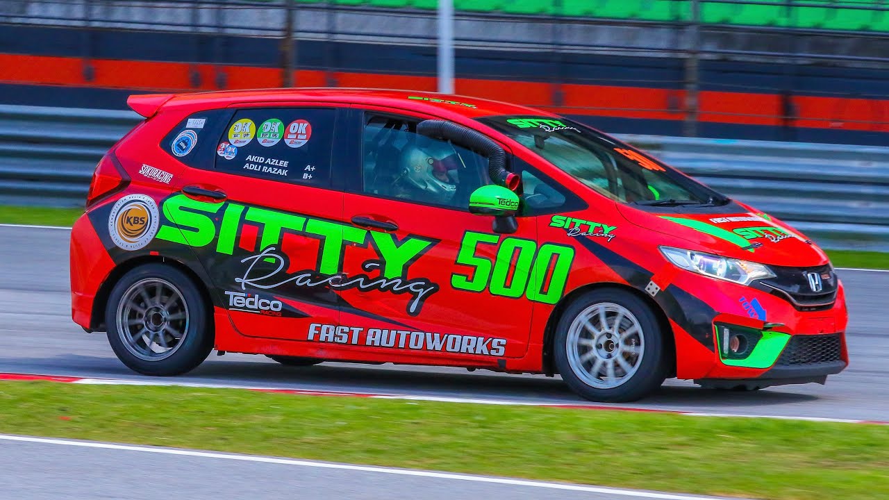 Honda Fit GK5 a lap around Sepang Circuit ( 2.42.770 )