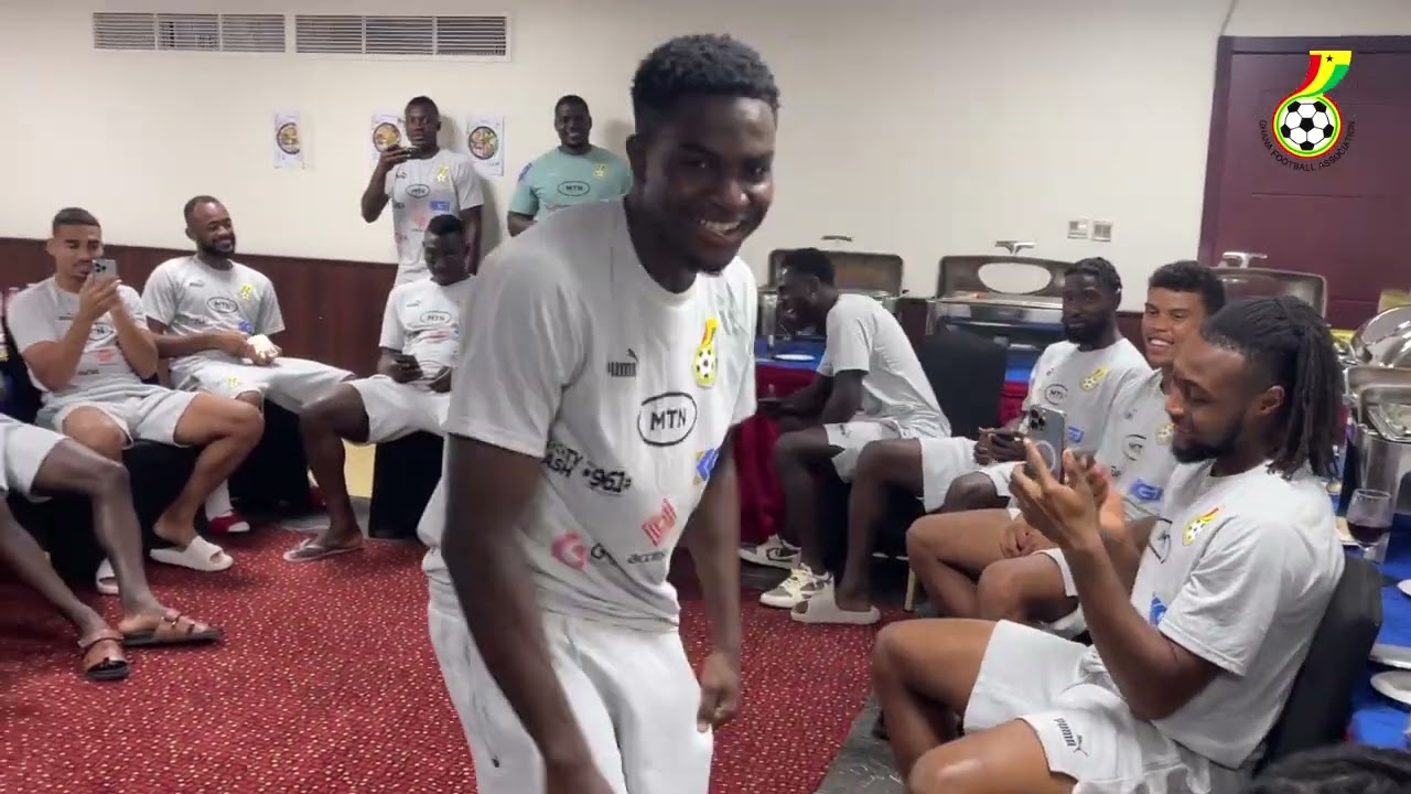 NUAMAH NUAMAH DISPLAY SOME DANCE MOVES