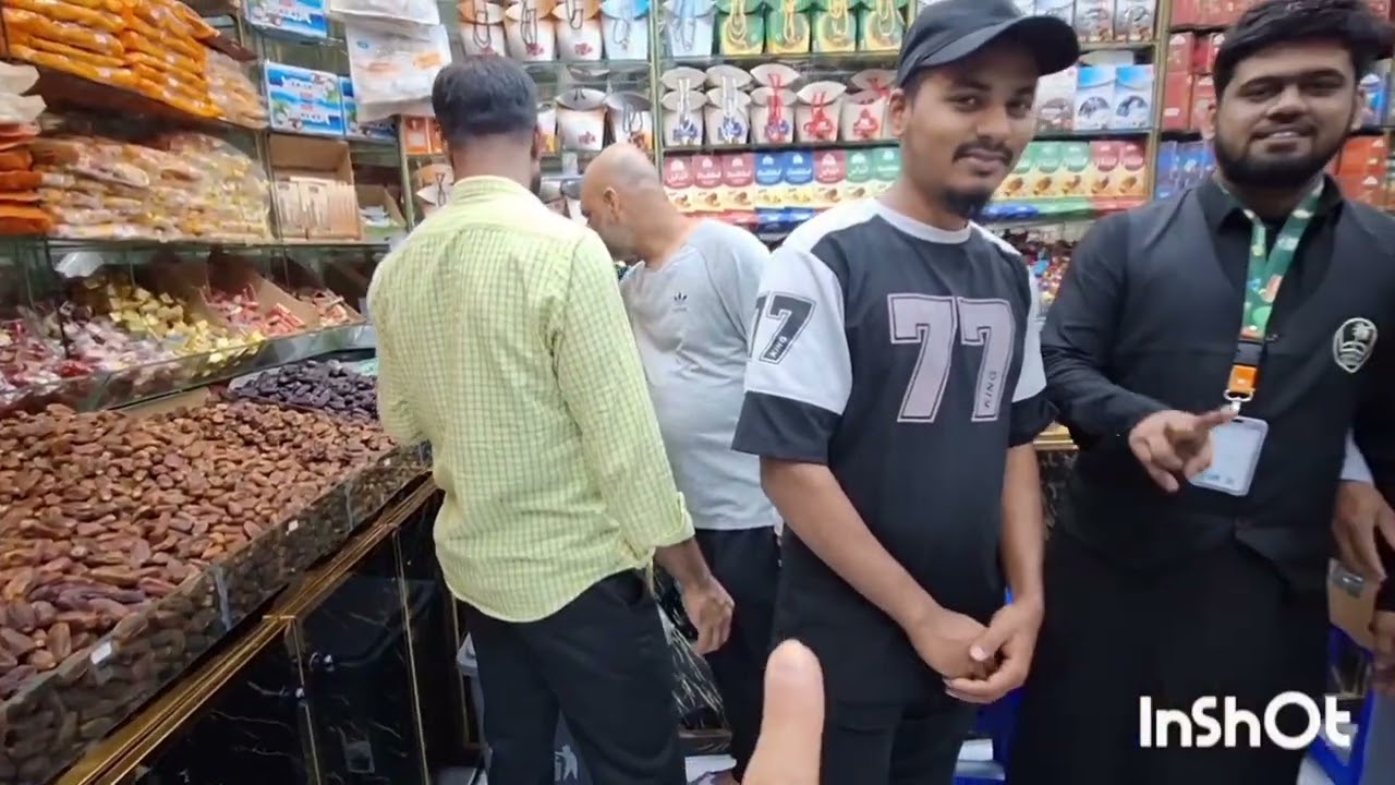 الفيديو الثاني فيه يكون ما هو تحتاجون عبايات اقمشه👗👌 كل شيء موجود قرب مكه 🥰