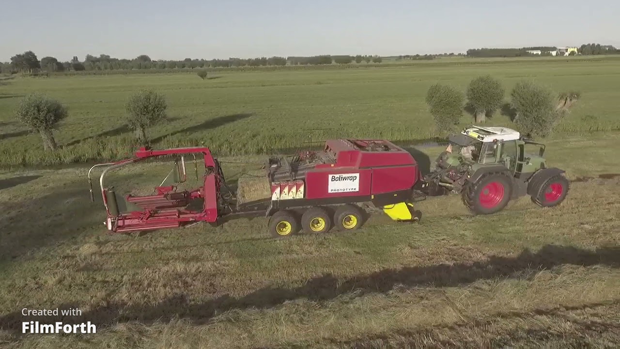 Baliwrap prototype , persen en wikkelen in één werkgang