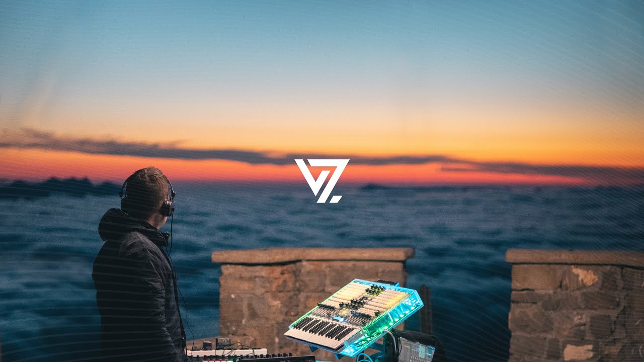 HOLLT live for VSNZ - Above the Clouds [4K] Sunrise