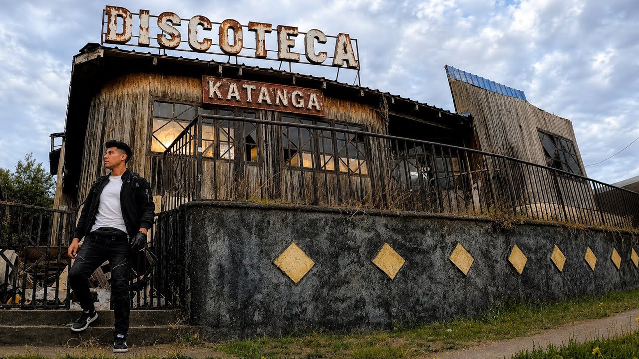 Entre a la DISCOTECA ABANDONADA en la playa🕺🏻🪩