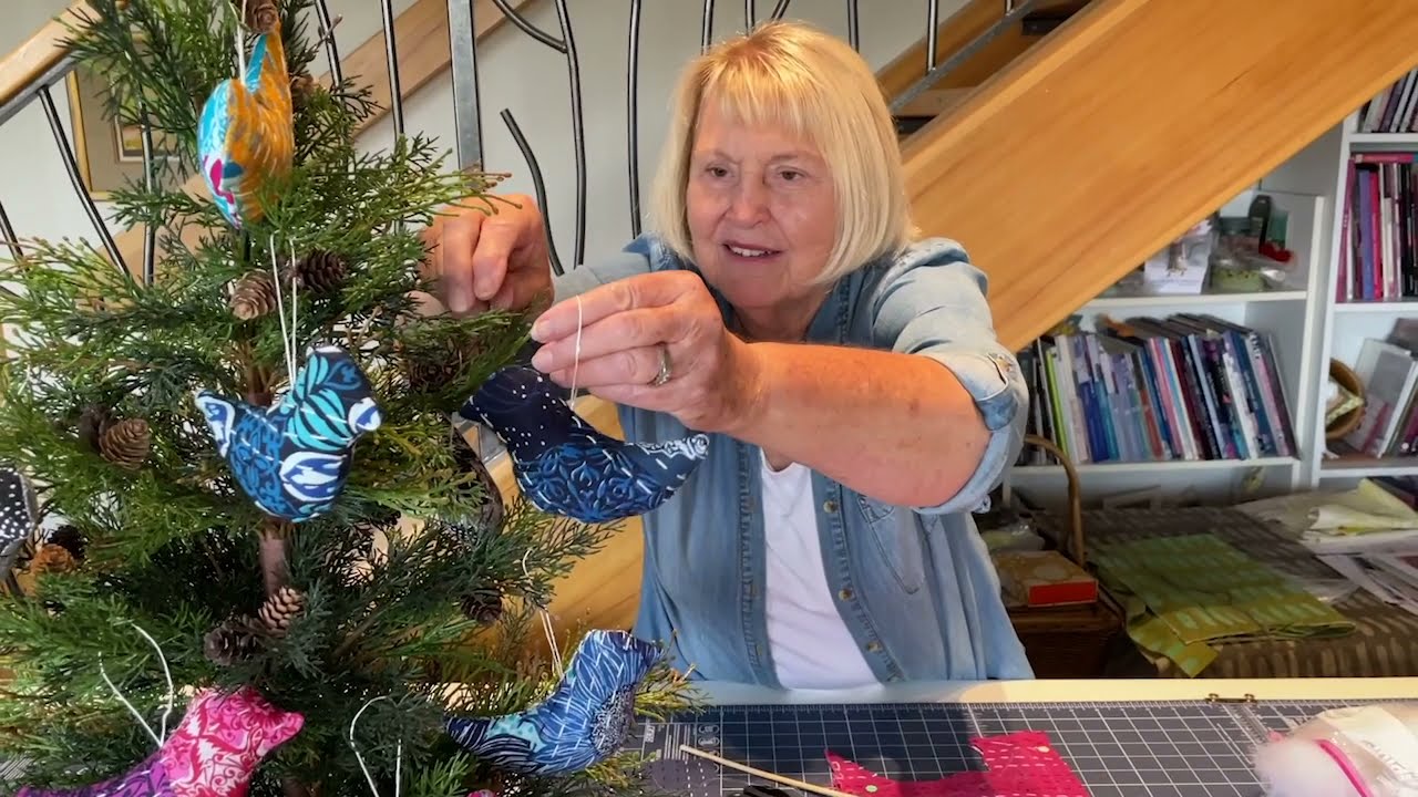 Мастер-класс: Орнамент «Птица» с Джин Уэллс из Stitchin' Post