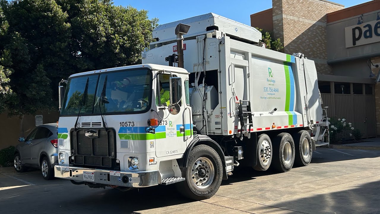 Recology Davis | Durapack 5000 Rear Loader on Commercial Carboard Dumpsters