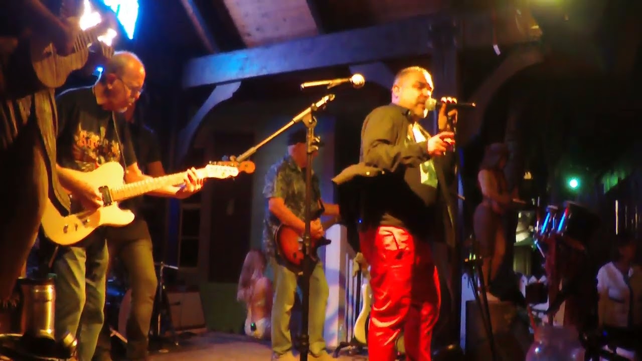 Jupiter Rock Farm Cover - White Wedding