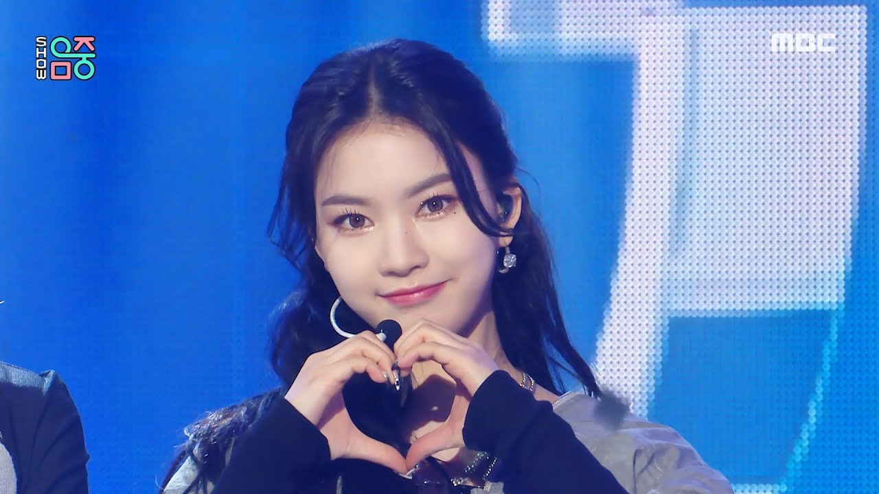 [쇼! 음악중심] 스테이씨 - 런투유 (STAYC - RUN2U), MBC 220319 방송
