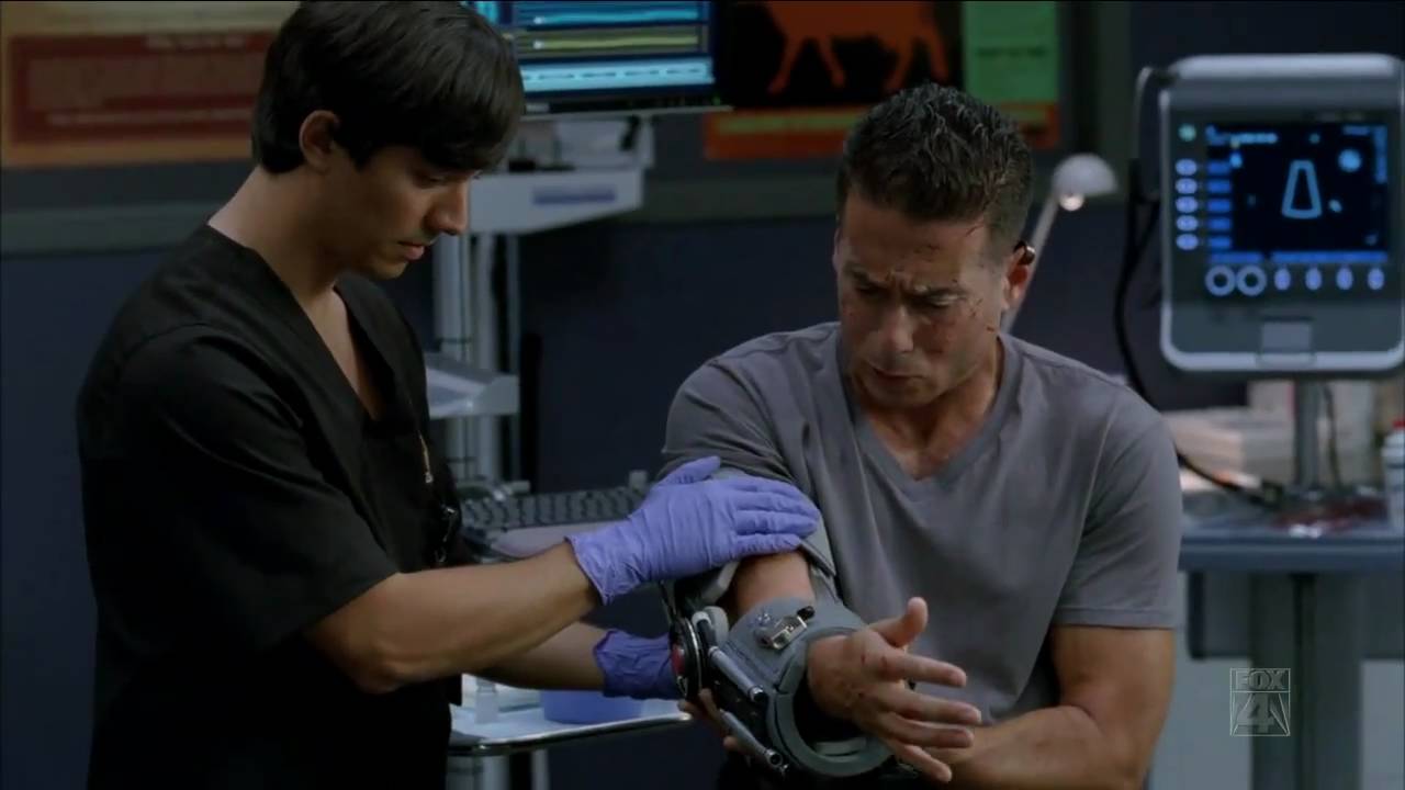Fringe 3x05 - Boom!