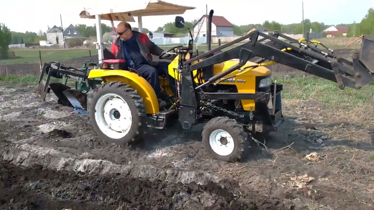 Китайский минитрактор, китайский плуг, "расческа" самодельная.