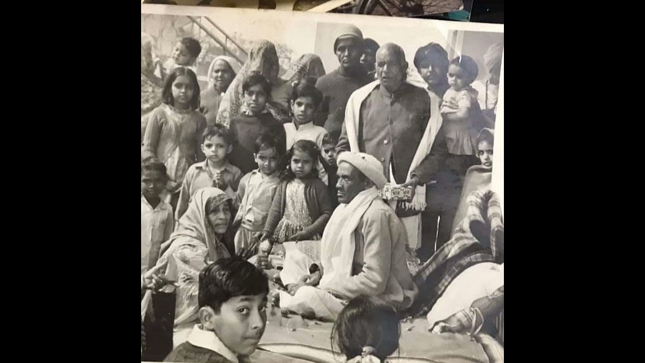 कैसा सज रहया तिलपत धाम भजन