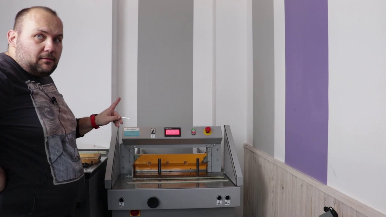 1. Wymiana noża w krajarce (gilotynie) elektrycznej GRAFMASZ 52