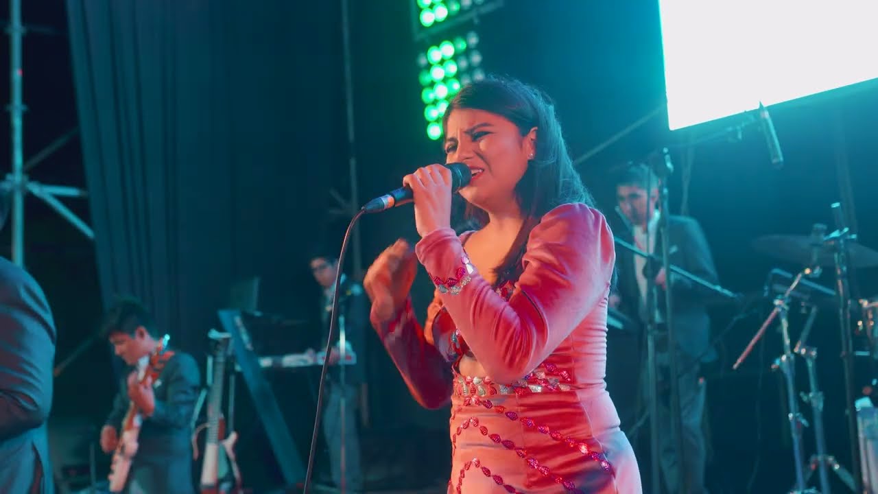 PIENSO EN TI - NICKOL SINCHI