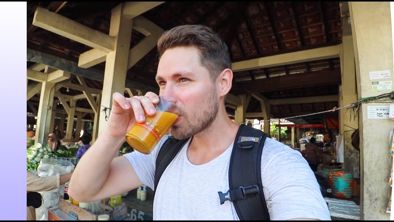 CHEAP Indonesian MARKET FOODS + PADANG Feast + Yammie Noodles: Yogyakarta, Indonesia