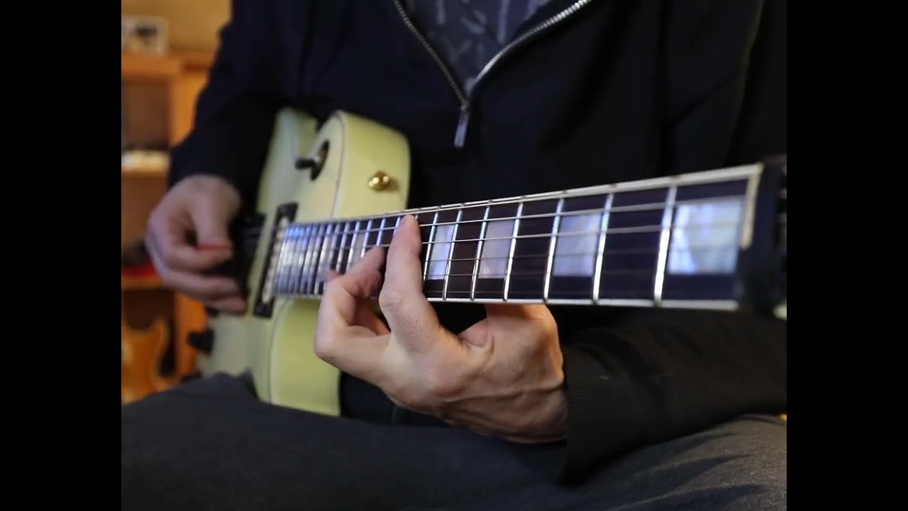 Jamming on a early 70's Gibson Les Paul Custom!
