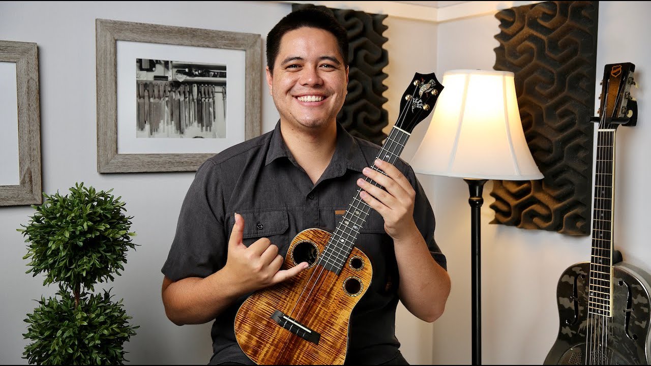 Mika Kane and Custom I'iwi Tenor Ukulele   UKULELE FRIEND  : Live Performance