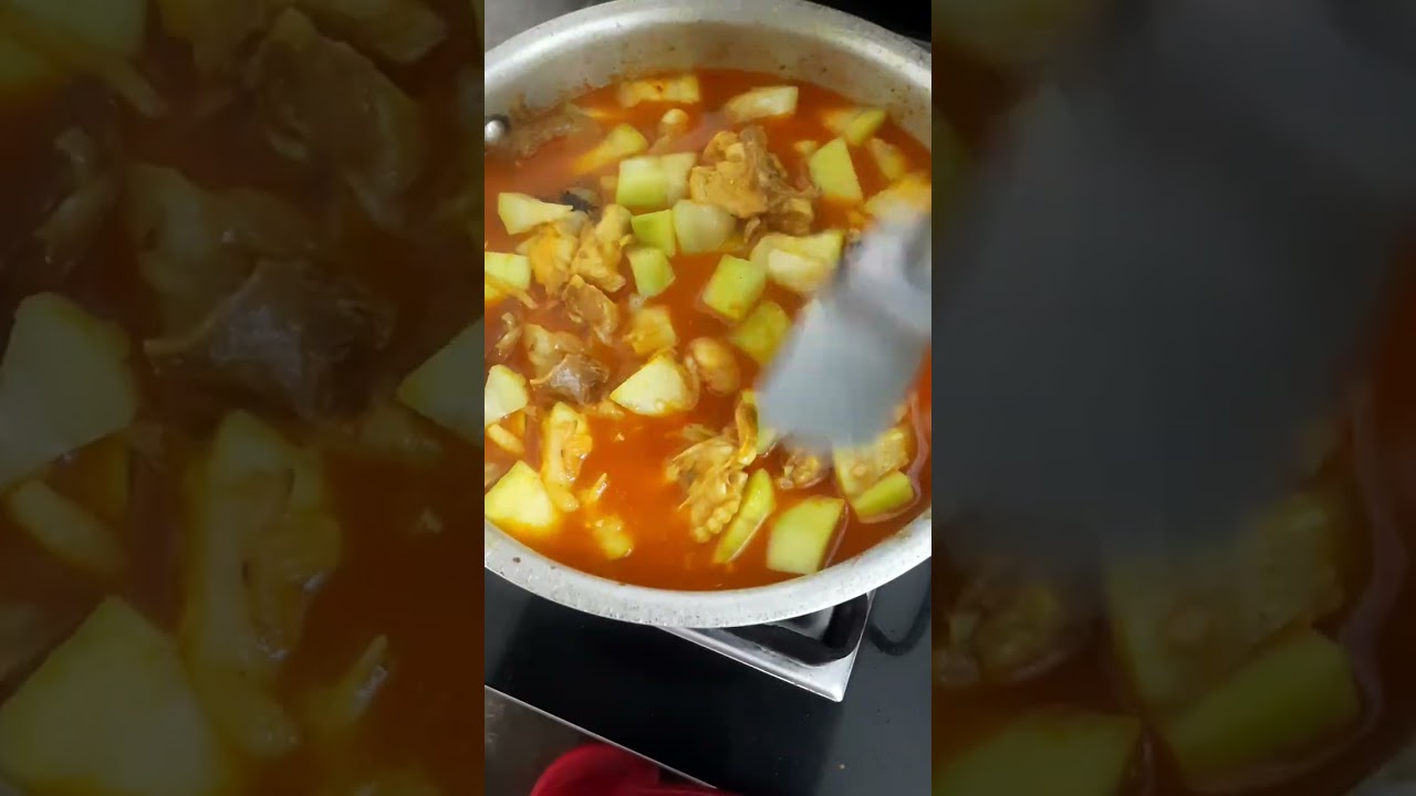 সকাল সকাল সুন্দর সুন্দর সবজি নিয়ে আসলো রান্না করলাম আর বিকালে ভাবিরা আসলো