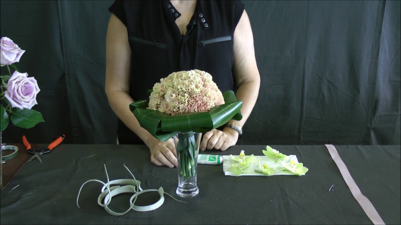 Ramo novia tallos naturales con orquideas