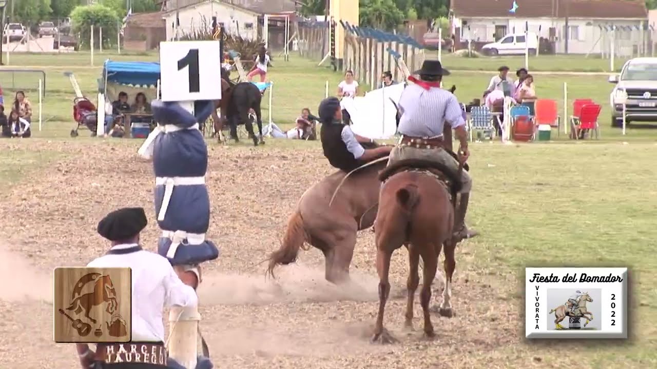 012 Jineteada Grupa día Domingo Fiesta del Domador Vivorata