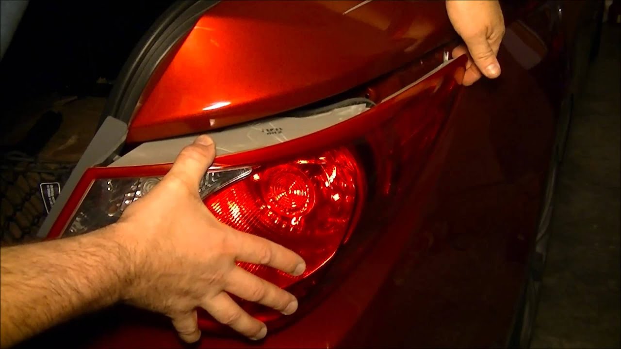 Hyundai Sonata 2011 Rear Tail Light Assembly (Lens) Removal and Install