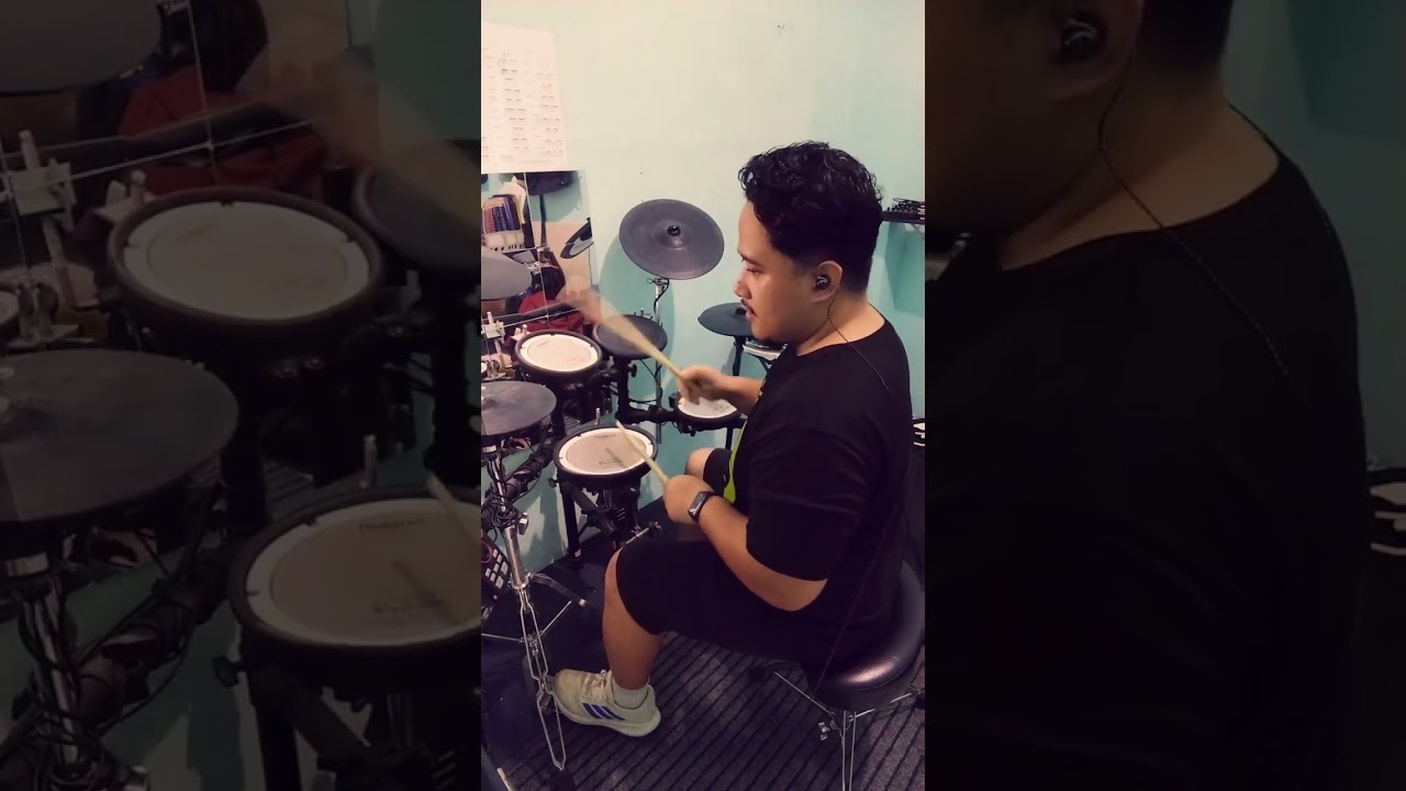 Anyone of Us 🥁 Cover