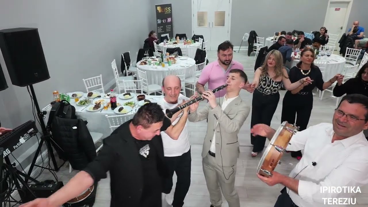 Antonis Kalogeros-Spyros Kalogeros-Pasxaliatiko glenti sto Londino-20/4/2025 (video 5)