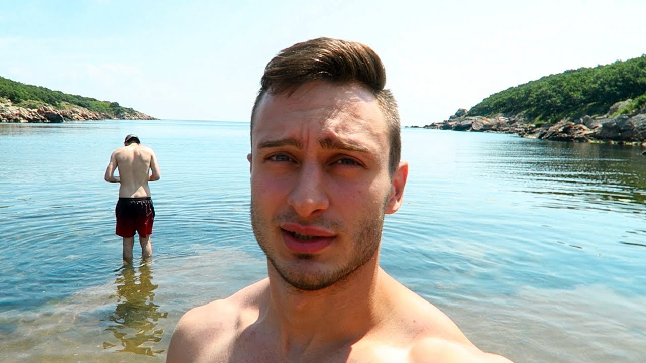 Див плаж, змии, и зверска тренировка на морето