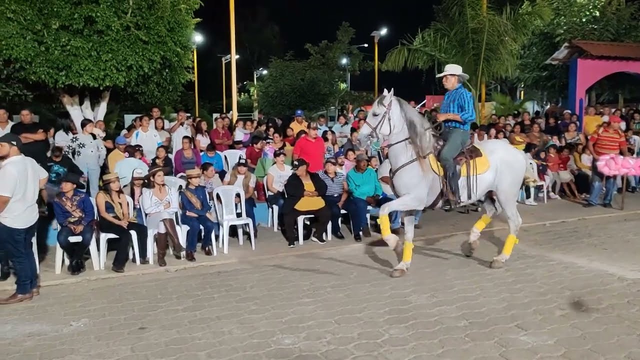 Presentación Ecuestre en La Paz de Carazo - Nicaragua cabitas y cabos 