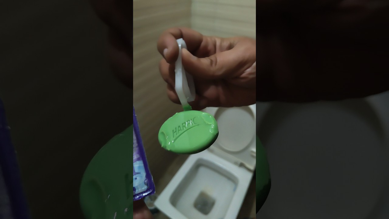 Harpic Rim Block 🚽🧤kaise lagaye #cleaninghacks #cleaning #shortvideo #viralshorts #cleanindia #tips