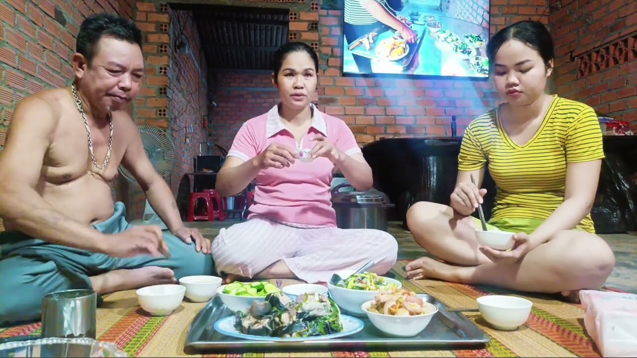 Cắt cơn thèm canh cá trê me và rau cần tuyệt vời 