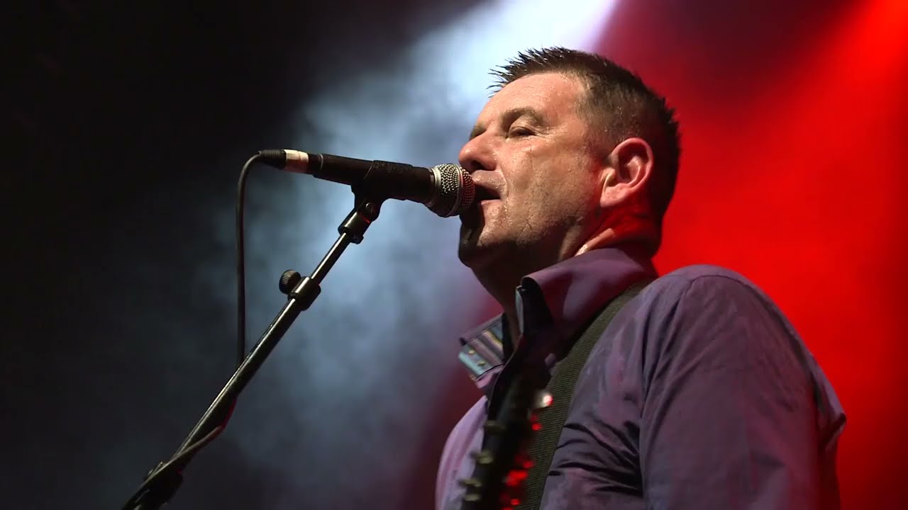 The Men They Couldn't Hang -  Devil on the Wind