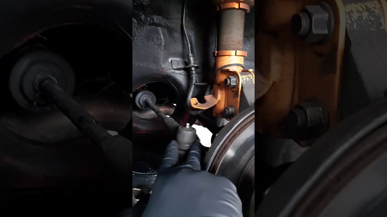 1988-97 Corolla passenger side CV axle replacement on my 89 AE92 GTS part 1