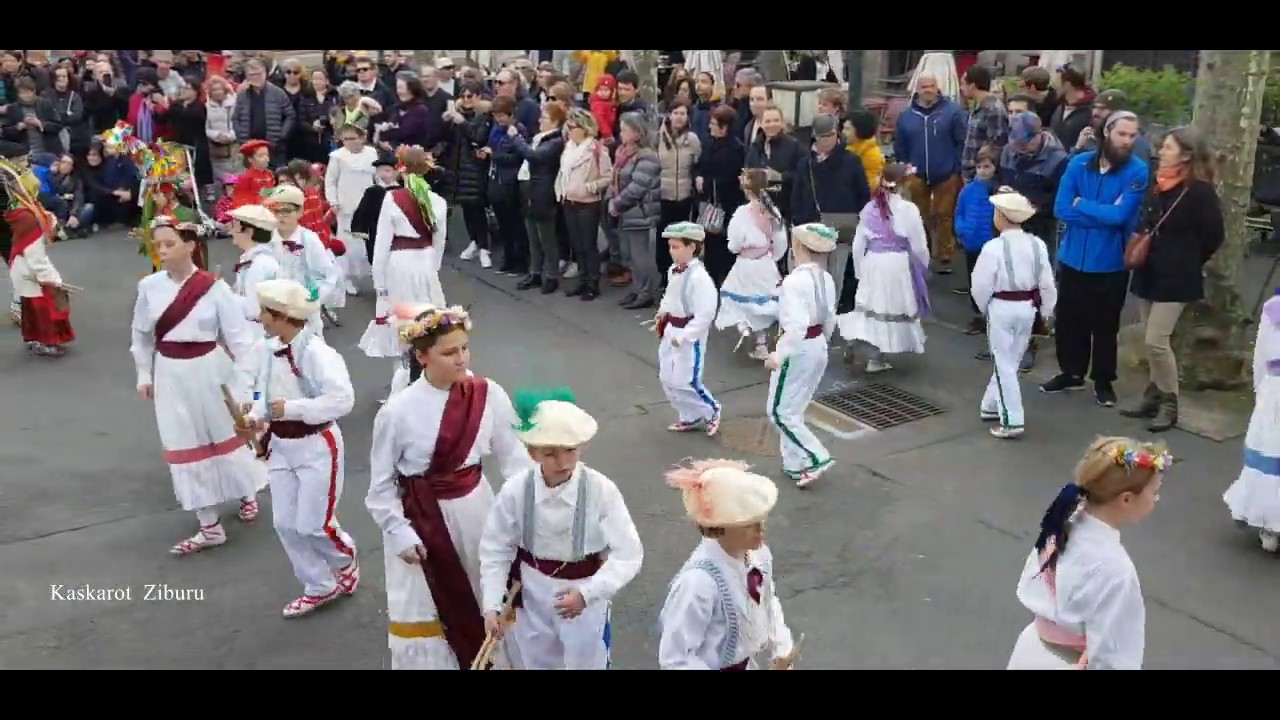 Défilé Begiraleak - Donibane Lohizune le 9 Février 2020.