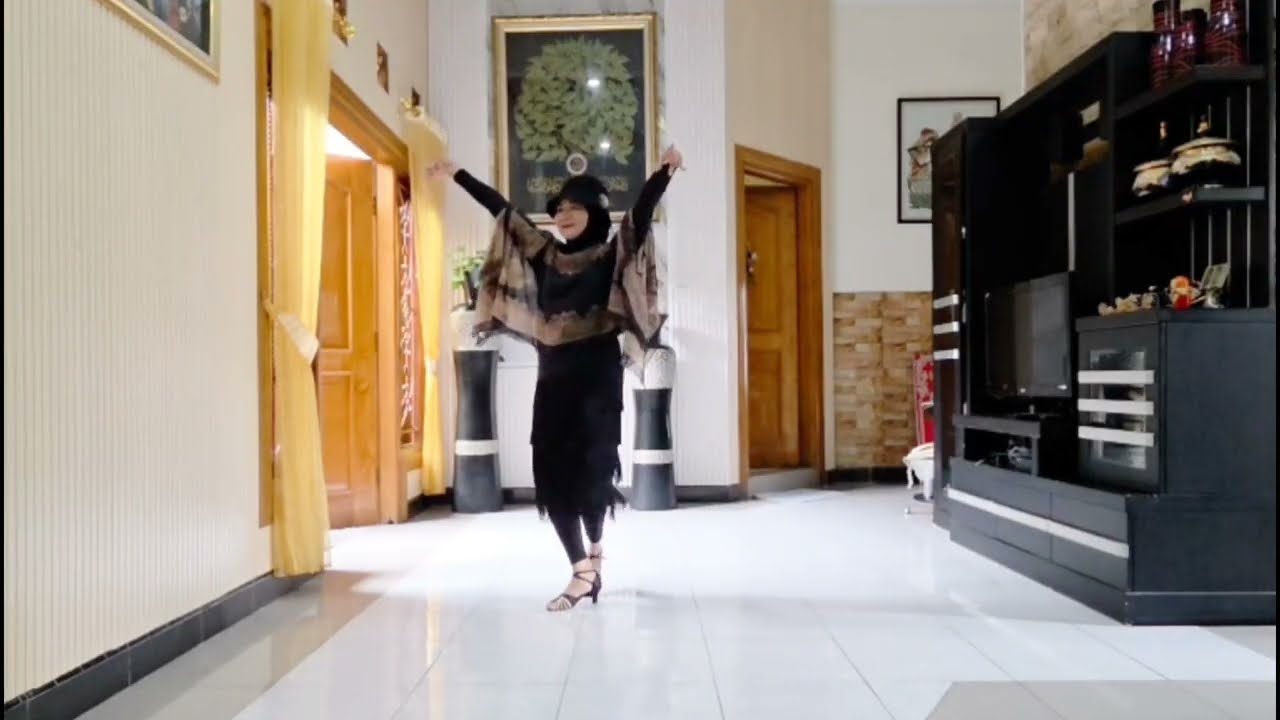 One Song, Two Hearts Line Dance | Choreo by Nina Chen, Juilin Chen (TW) & Tina Chen Sue Huei (TW)