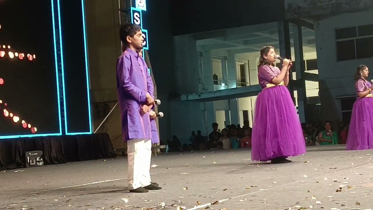 @medhansh singing in the background