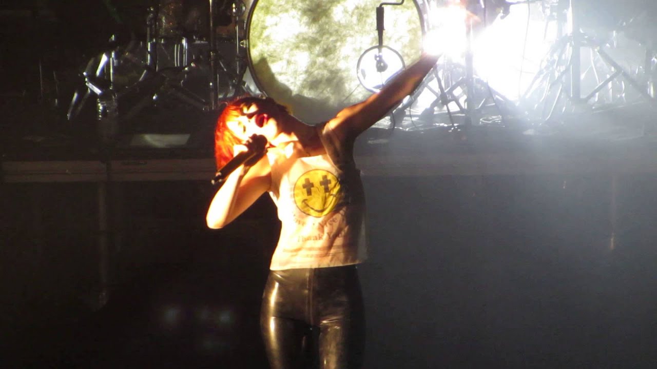 Paramore - Grow Up (Live @ Cardiff Motorpoint Arena 21/09/13) - Full song HD