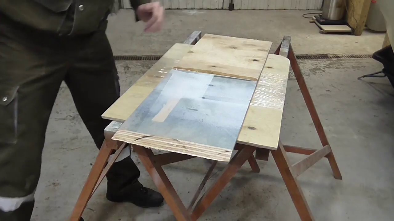 Заусовка фанеры циркулярной пилой.