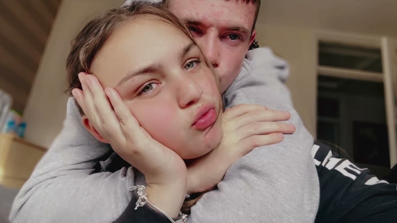 38° Concorso Young - Girls don't Cry (regia: Lina Lužytė)