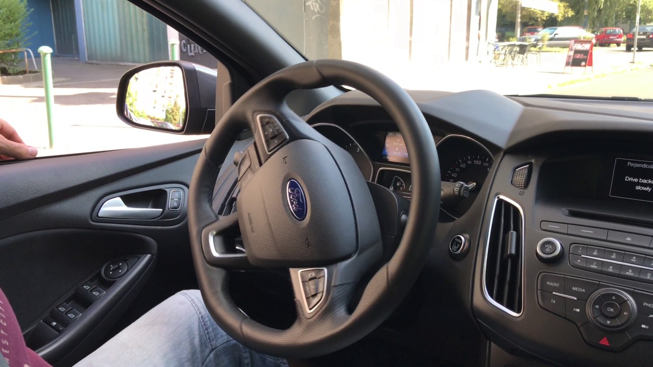 Ford Focus auto parking