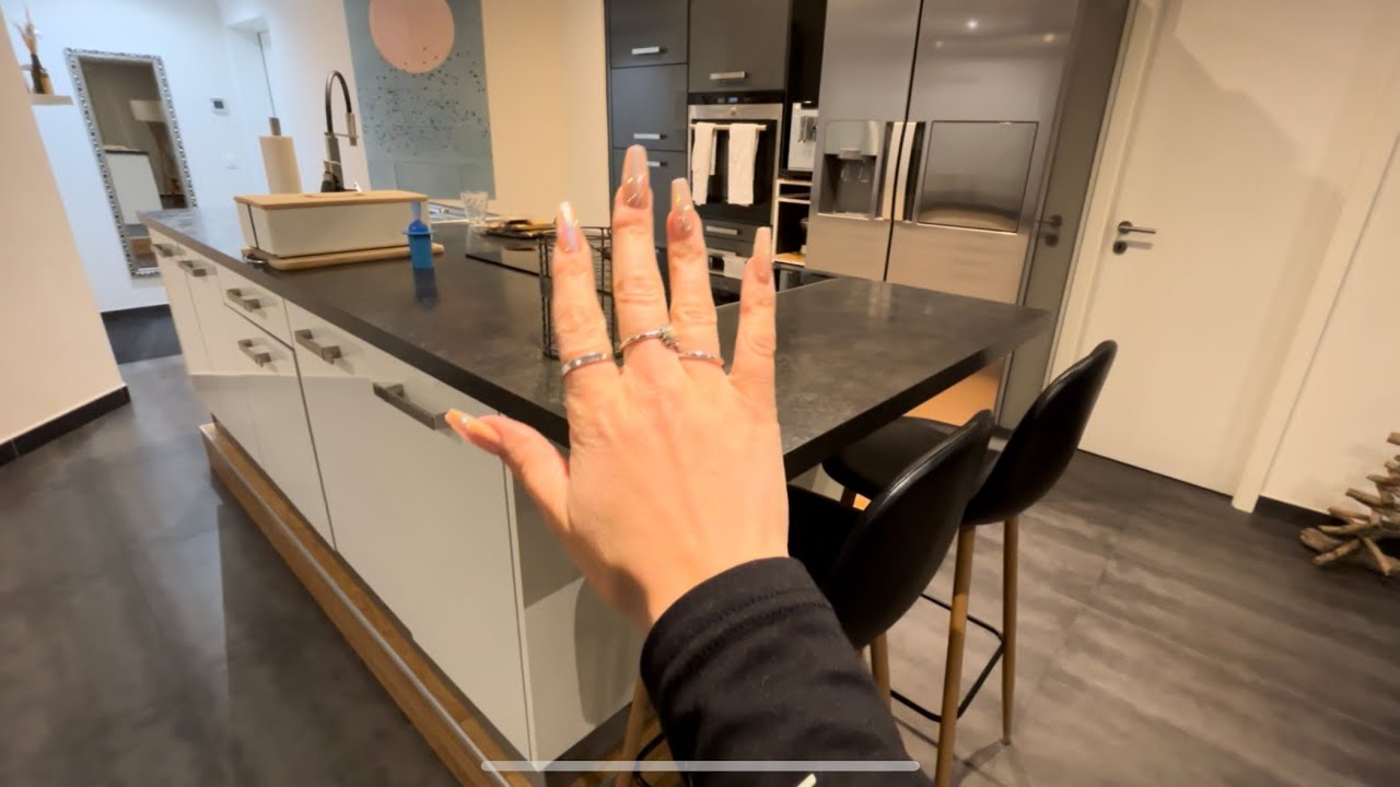 ASMR - NO TALKING - Tapping &  scratching around my Airbnb kitchen in Switzerland