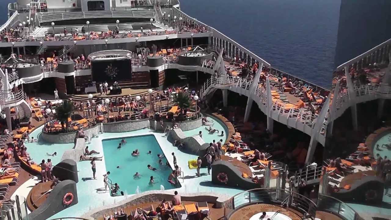 MSC DIVINA 9/16 giugno 2012 la cabina con balcone le piscine  i suoi ristoranti e il teatro