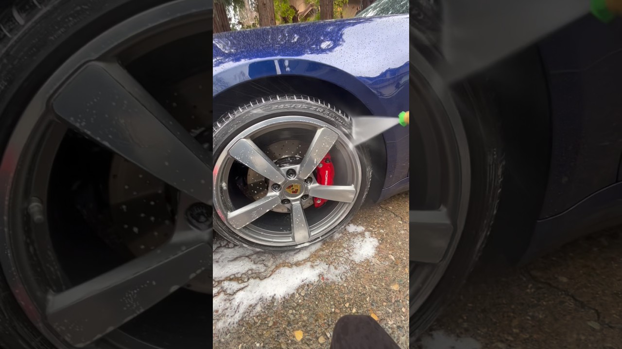 Porsche 911 Wheel cleaning 🧼🛞 