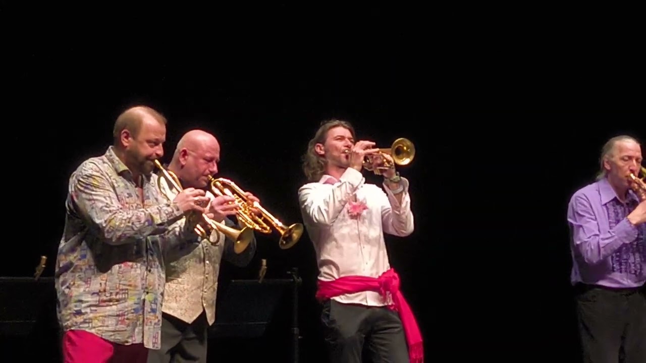 MNOZIL BRASS : STRAU$$ Concerto de Aranjuez + Spain (Al Jarreau)