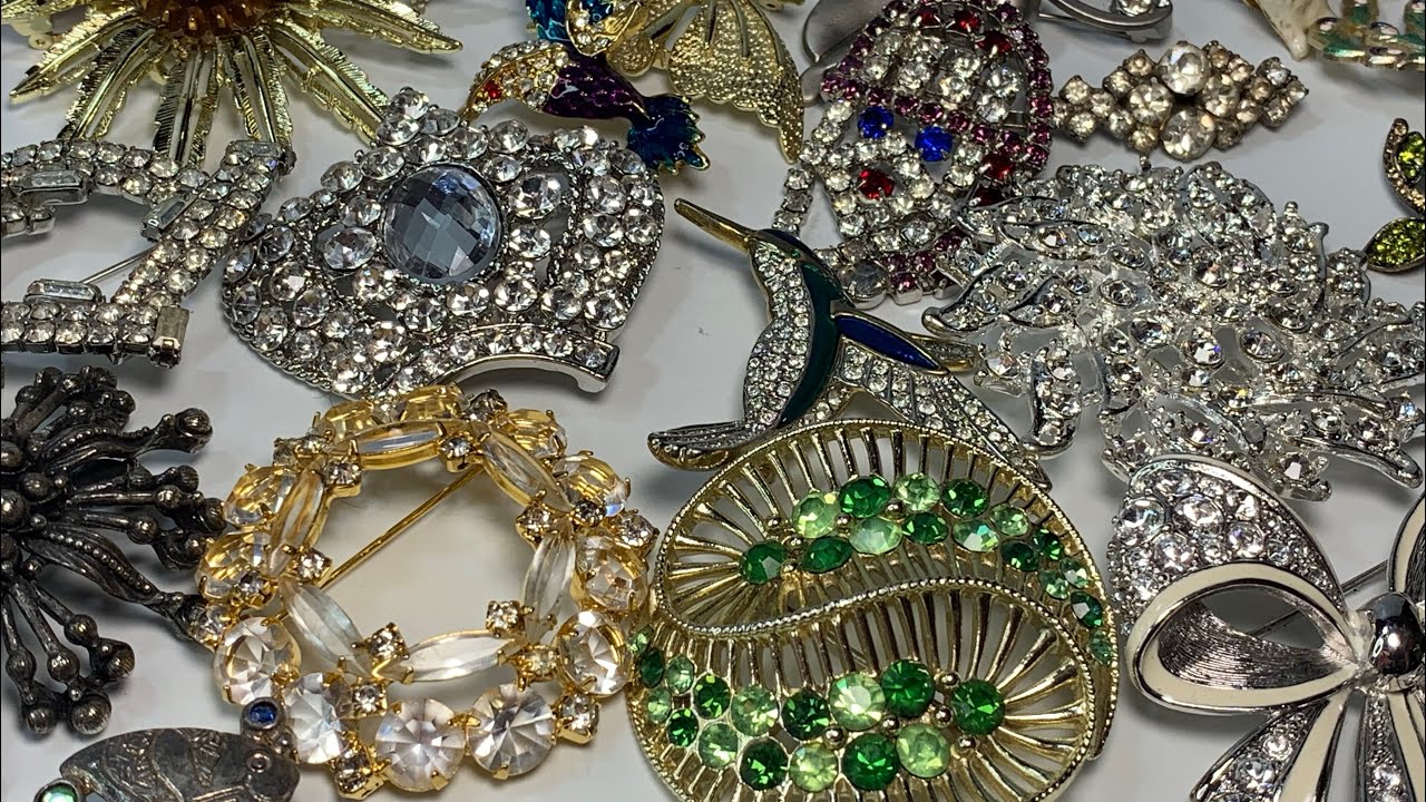 Goodwill Mystery Brooch Lot - 😍😍😍