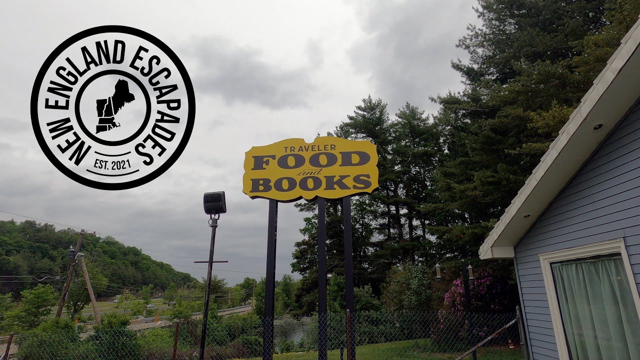 The Traveler Restaurant - Dine in a used book store!